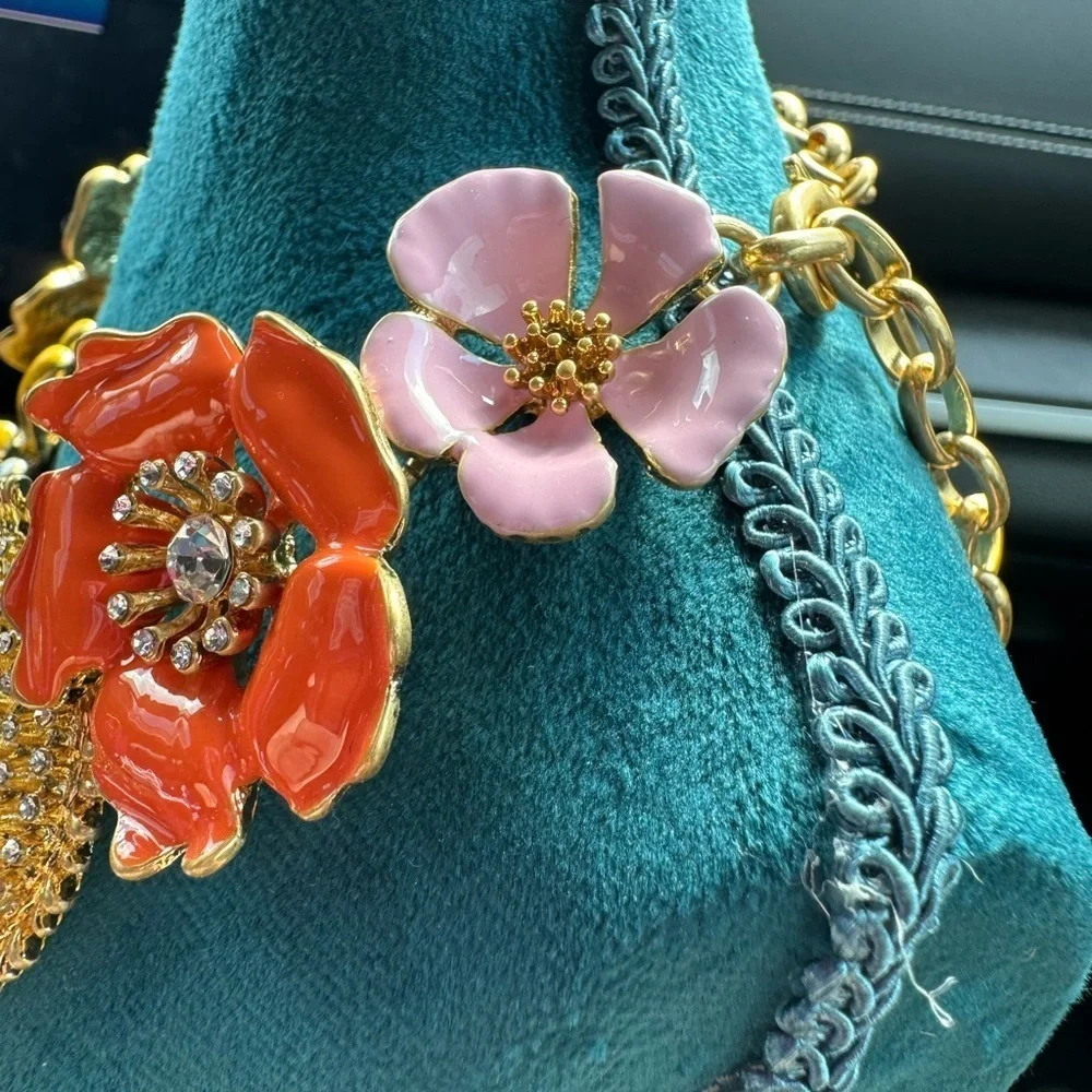 Oscar De La Renta Flower Necklace