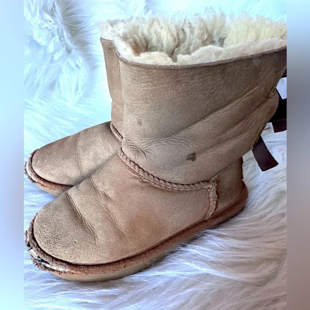 UGG Kids' Bailey Bow II Swiftie Party Chestnut Boot‎ Size 10