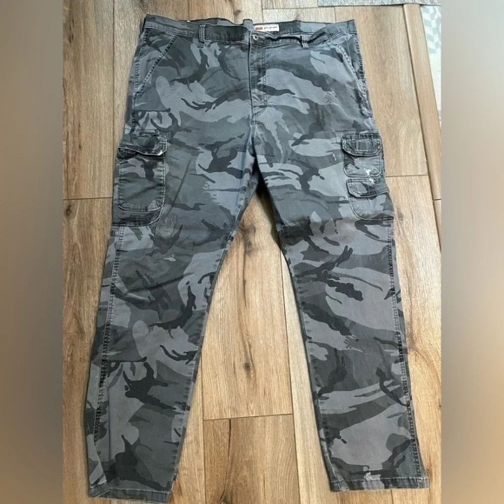 Wrangler Camo Cargo work Pants Tapered Leg Gray Regular Fit 42x30