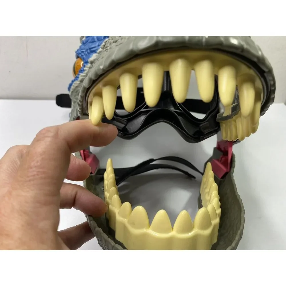 Jurassic World Dinosaur Mask Chomp N Roar‎ Helmet Velociraptor Blue Raptor 2017