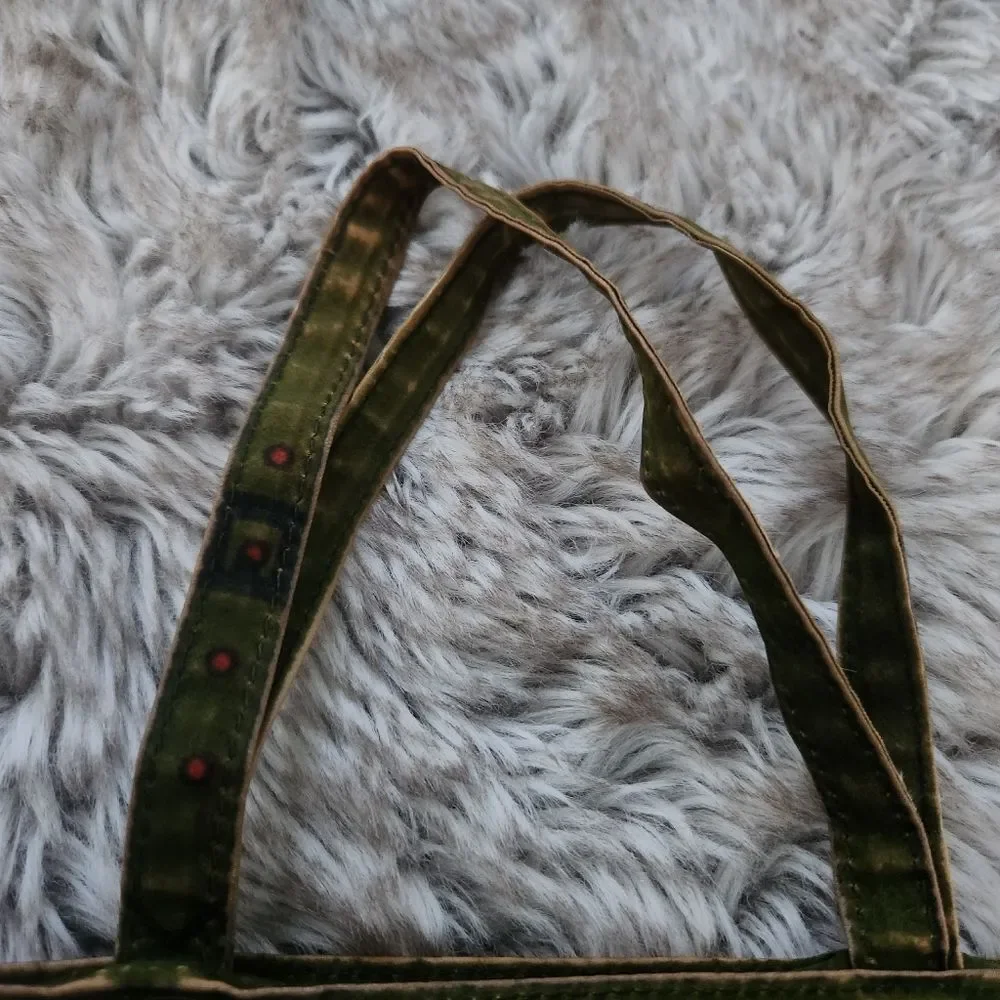 handles red rare