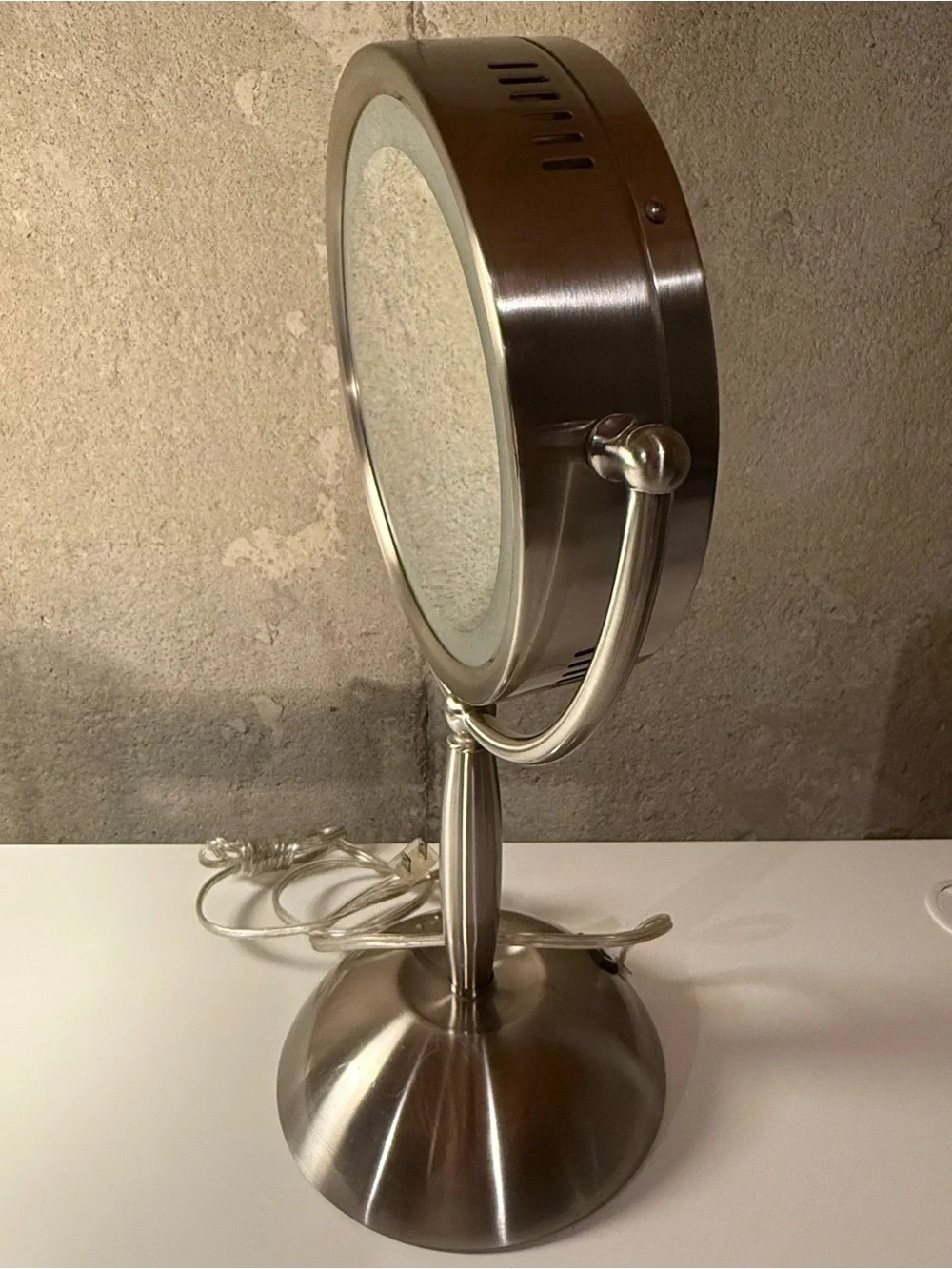 N/A tabletop magnified rotating