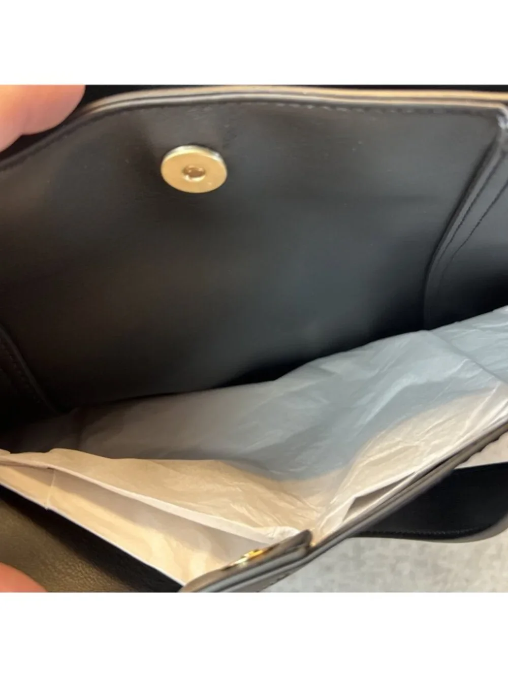 July luggage computer