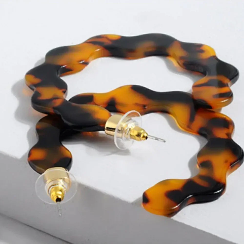 Anthropologie wavy resin
