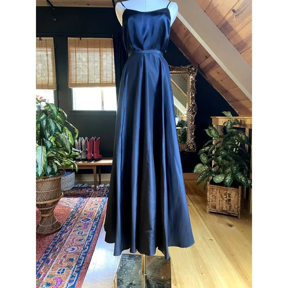 Karen Kane skirt fabric 28