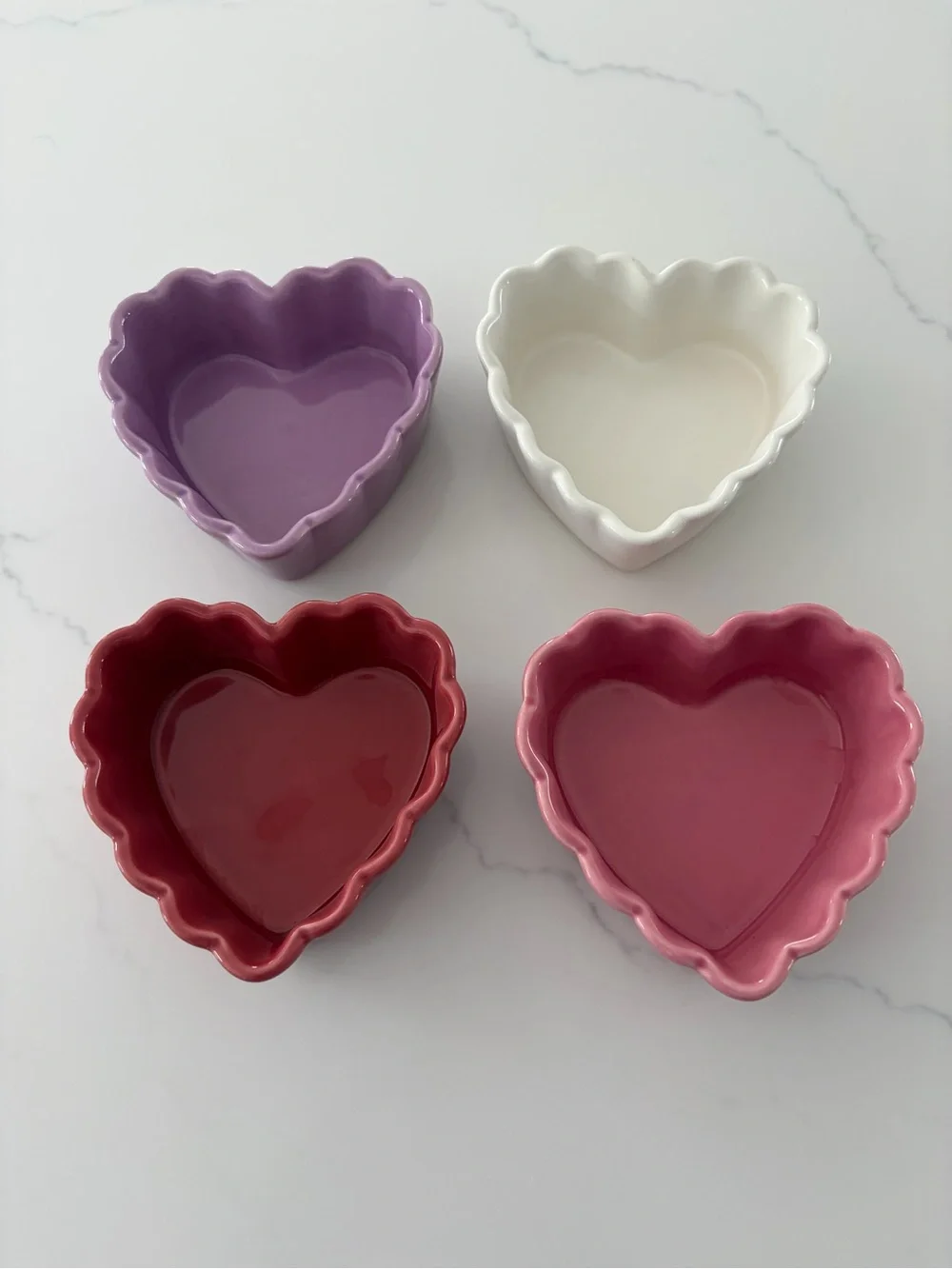 Williams Sonoma Set of 4 Scalloped Heart Dessert Bowls Ramekins New not used.