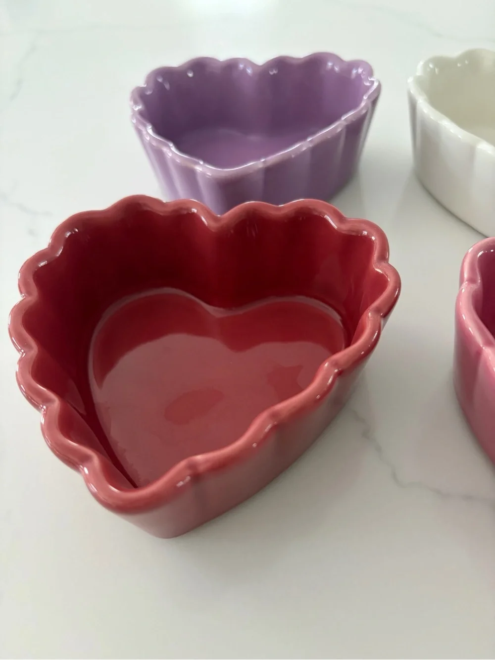 Williams Sonoma Set of 4 Scalloped Heart Dessert Bowls Ramekins New not used.