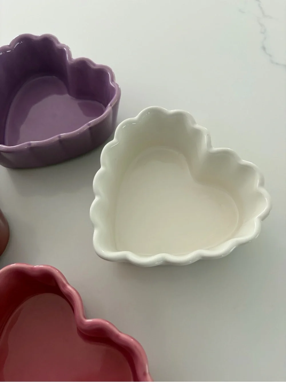Williams Sonoma Set of 4 Scalloped Heart Dessert Bowls Ramekins New not used.