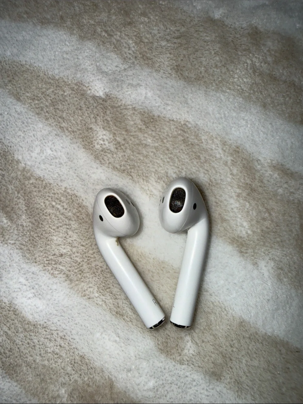 Apple 2nd generation AirPods with Charging case