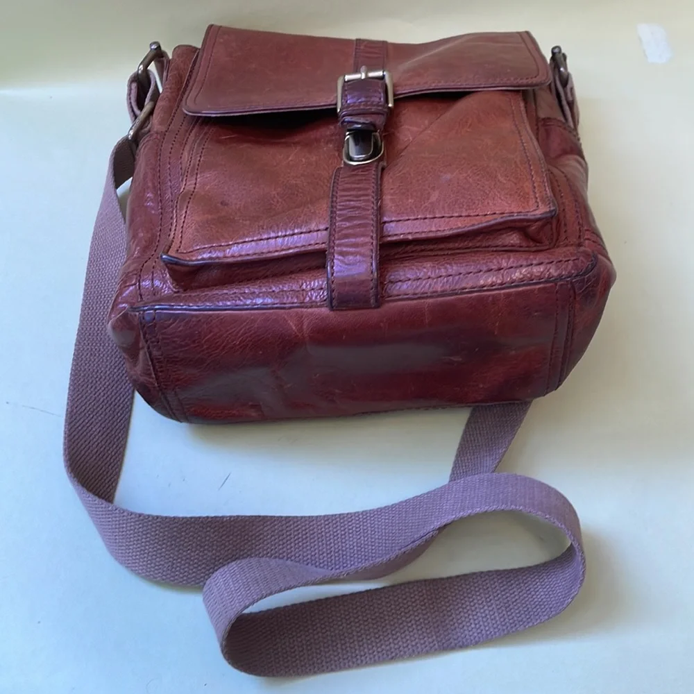 Vintage 80’s orange brown Fossil distressed leather bag