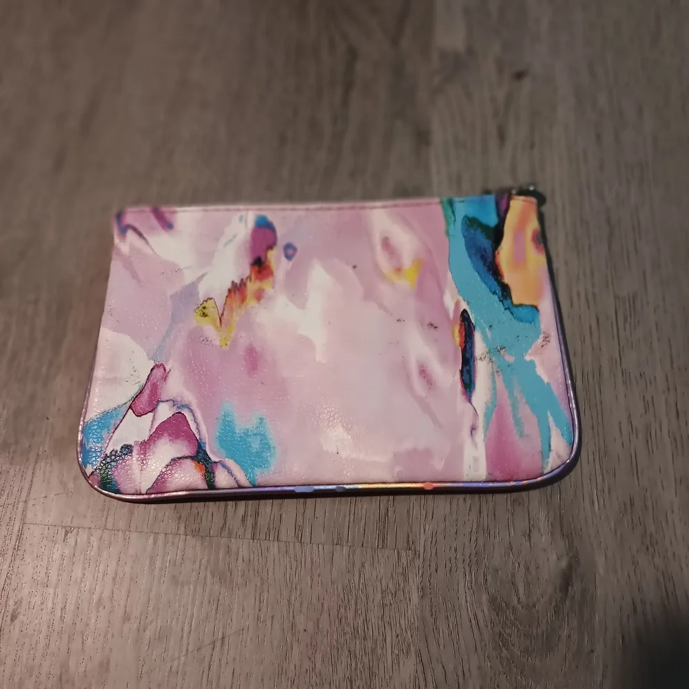 Ispy Colorful Abstract Clutch