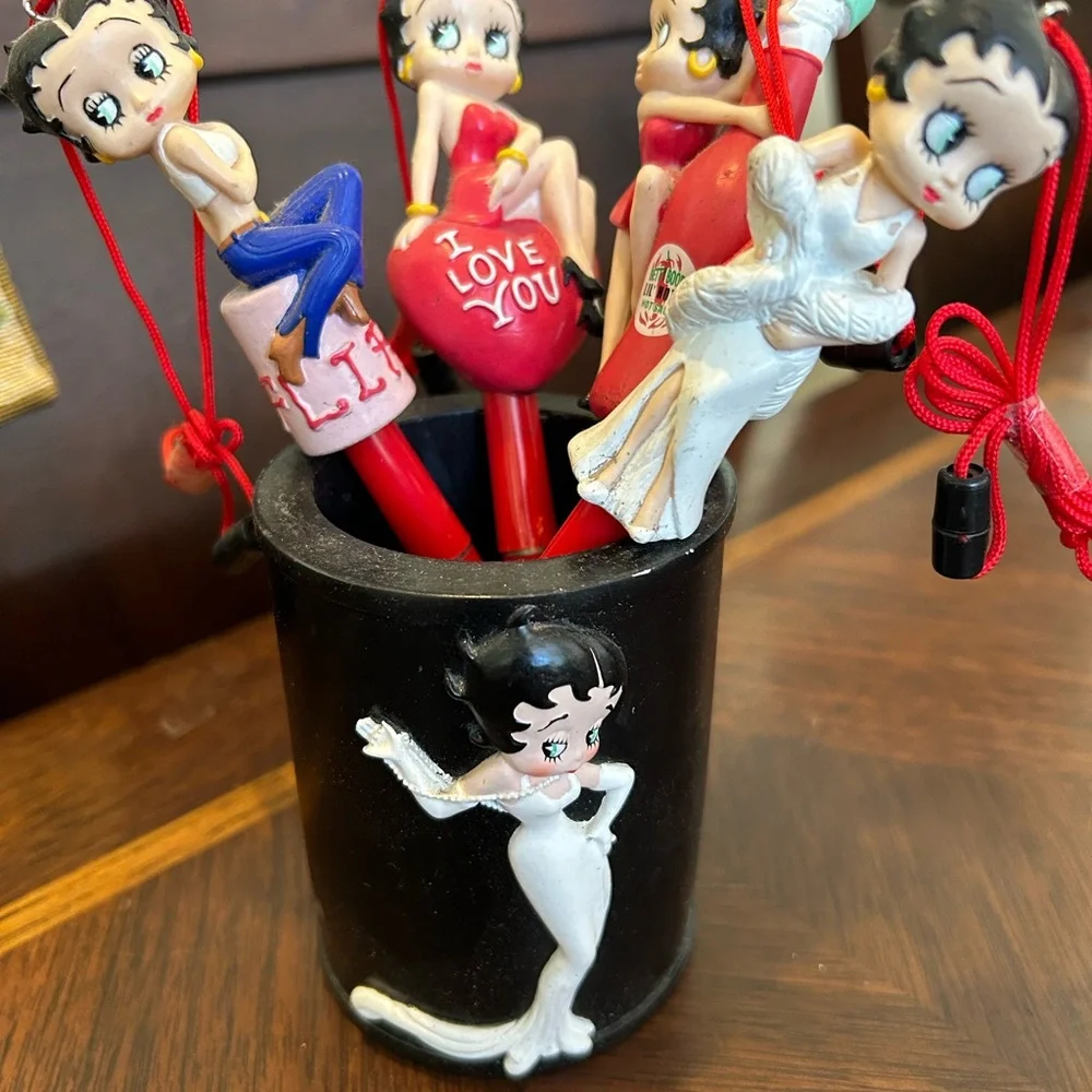 Betty Boop Resin Pen Holder with Character Pens - Black & Red