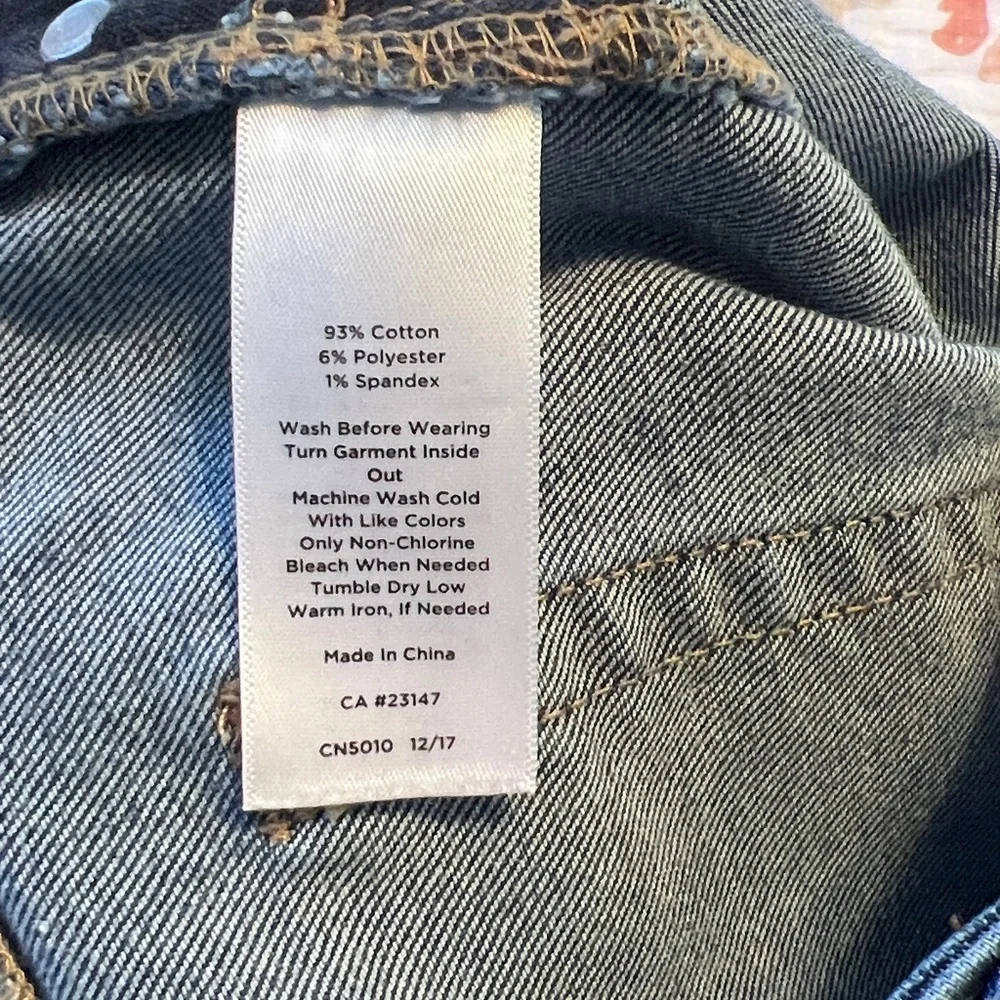 Talbots Jeans, Straight Crop 24” Inseam, Sz 4, distressed markings on front.