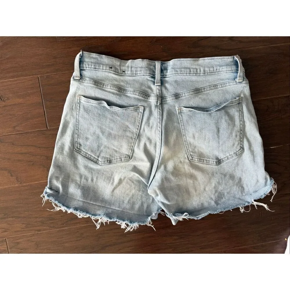 Gap Light Wash 5” Cutoff Jean Shorts size 28
