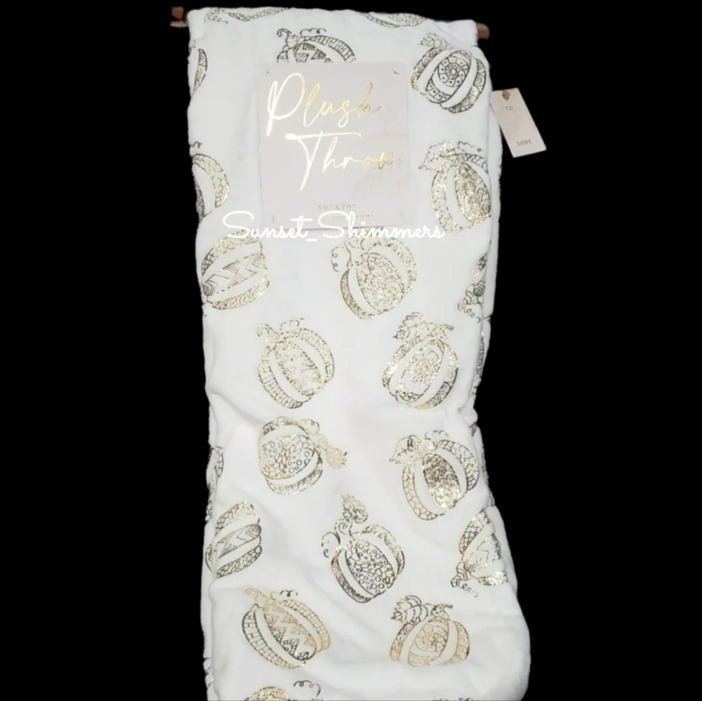 White Faux Fur Metallic Gold Foil PUMPKIN Blanket Fall Halloween Thanksgiving