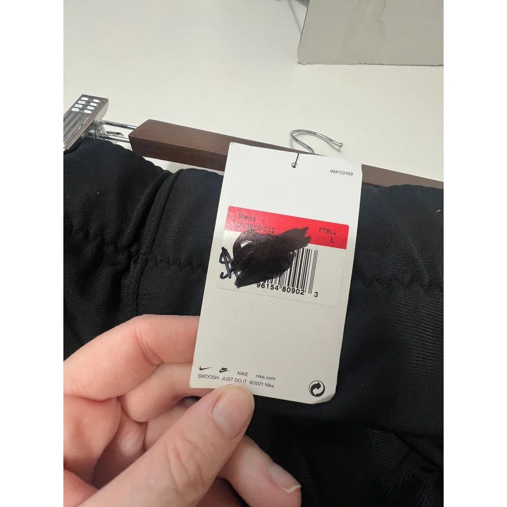 Nike iconic completing protection
