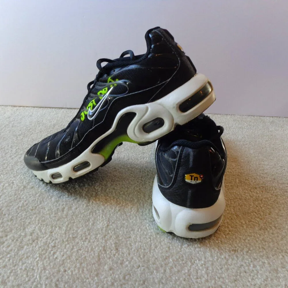 NIKE Kids Air Max Plus I GS Black Volt ‎ DM3264-001 Size 6.5Y