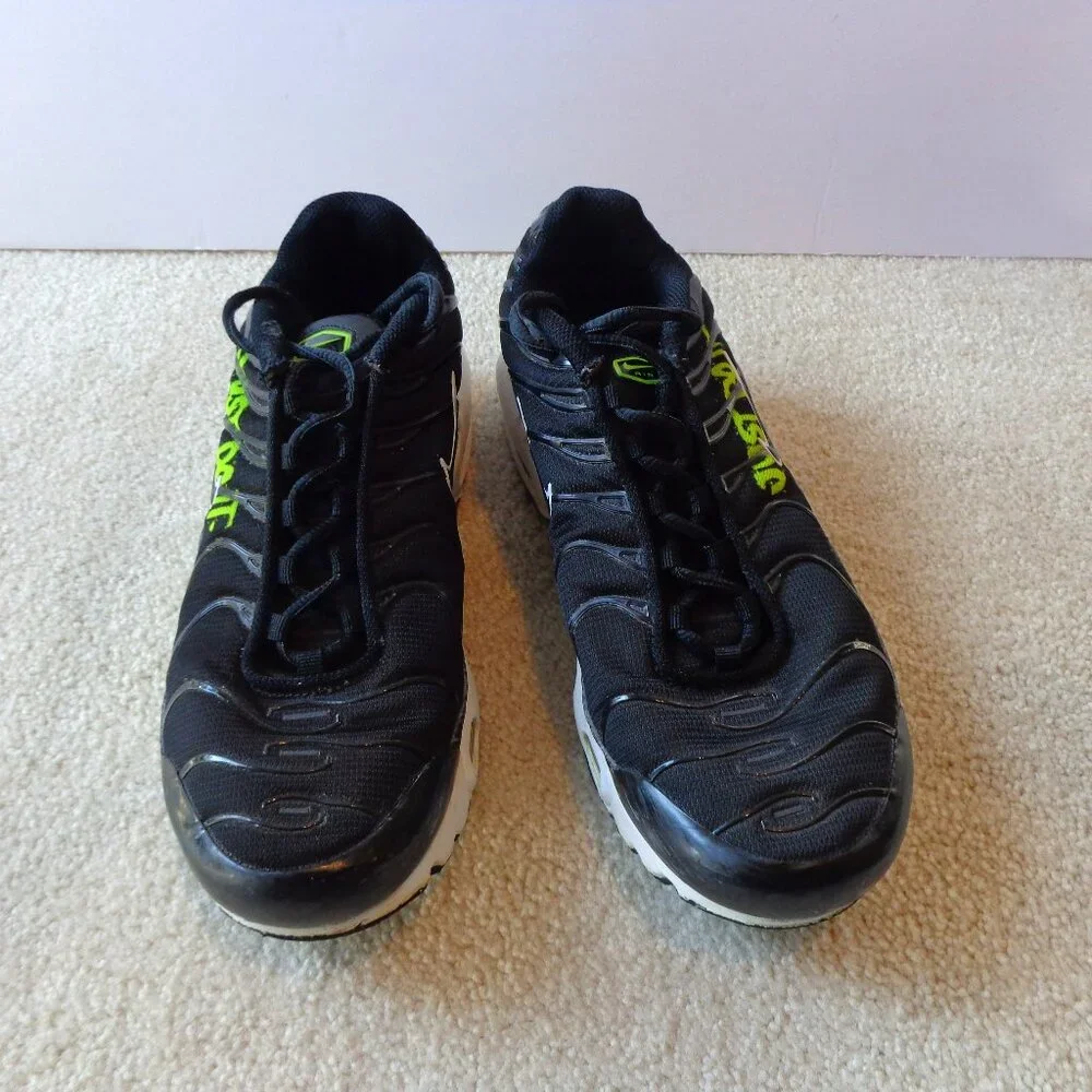 NIKE Kids Air Max Plus I GS Black Volt ‎ DM3264-001 Size 6.5Y