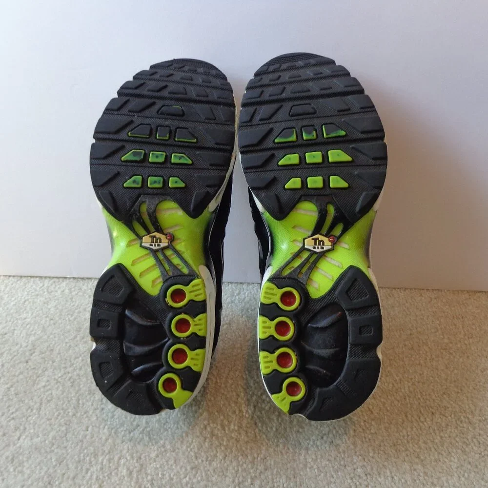 NIKE Kids Air Max Plus I GS Black Volt ‎ DM3264-001 Size 6.5Y