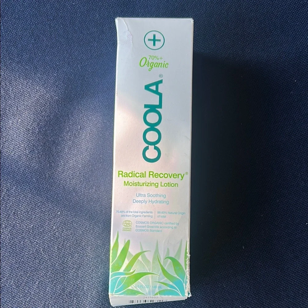 COOLA Radical Recovery‎ Moisturizing Lotion with Green Accents