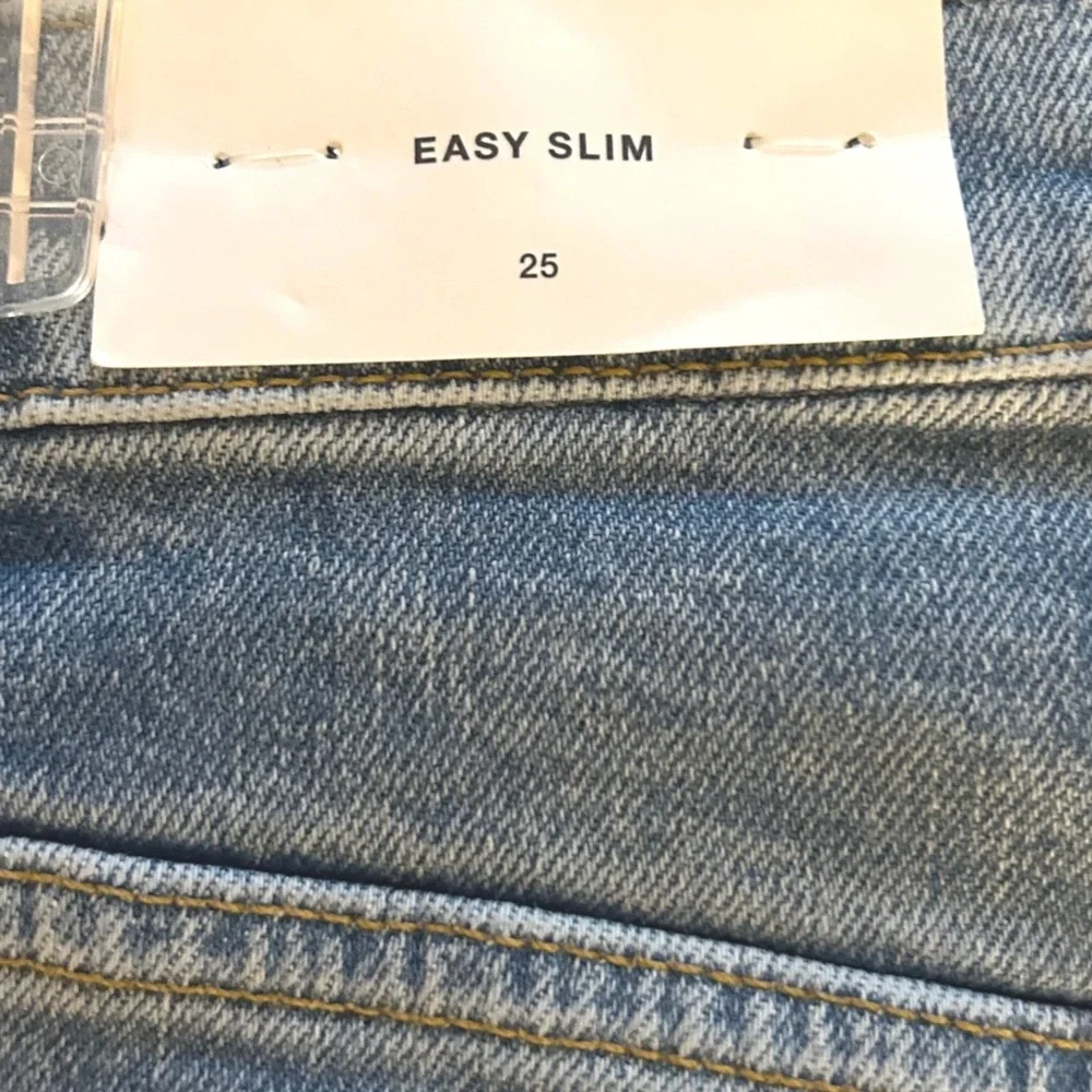 New W/Tag 7 For All Mankind Jeans Womens Size 25 Distressed Blue Denim MRSP $228