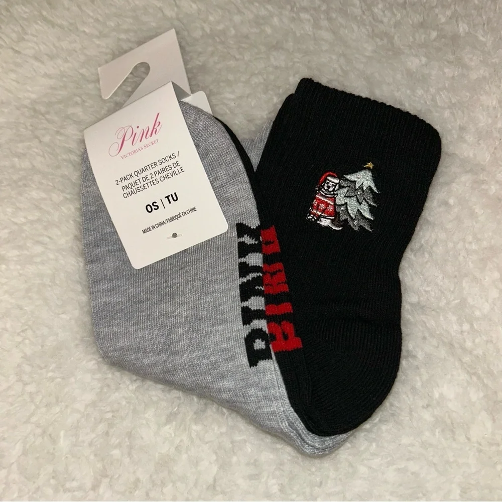 Victoria's Secret PINK Pack of 2 Quarter Socks Christmas Tree & Dog NWT