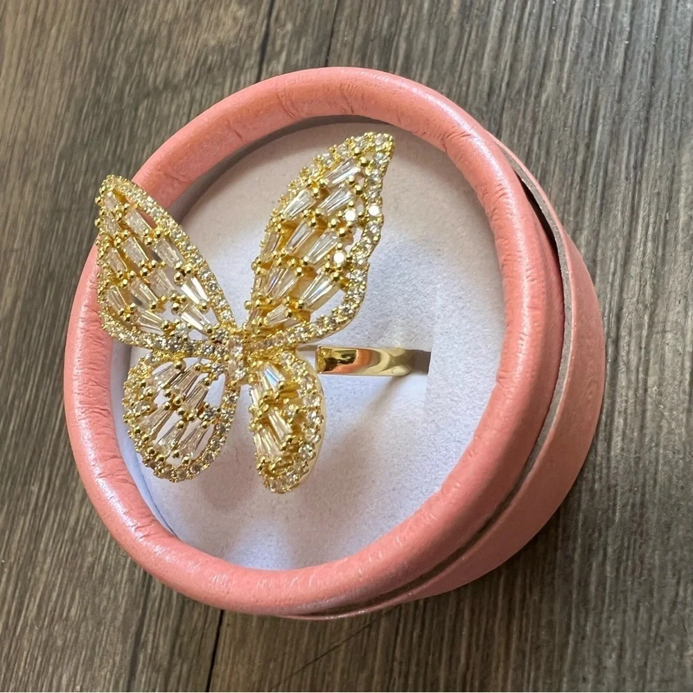 NWT Gold Butterfly Ring Rhinestone Fashion Jewelry Adjustable Back Solid Bling
