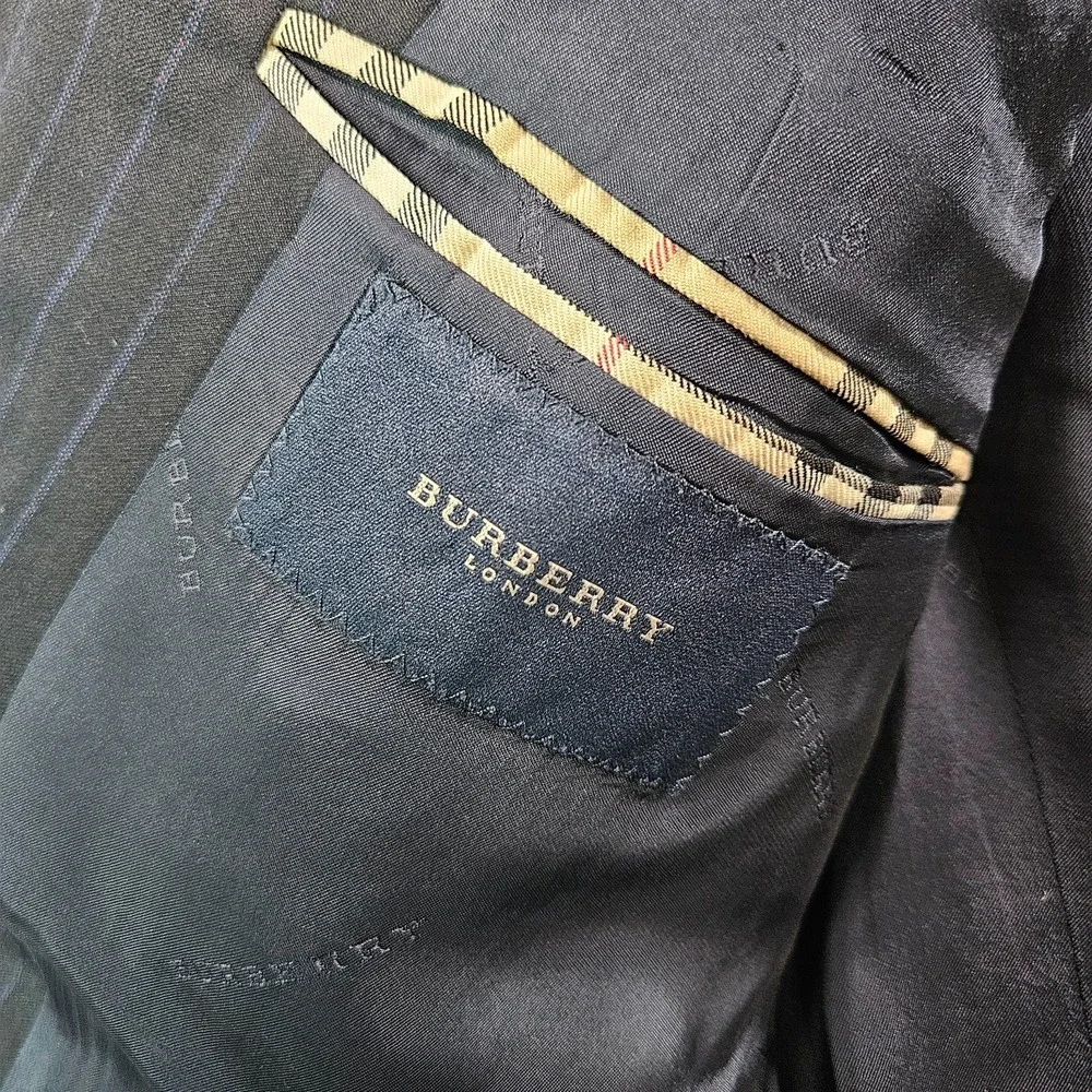 Burberry 42l wool
