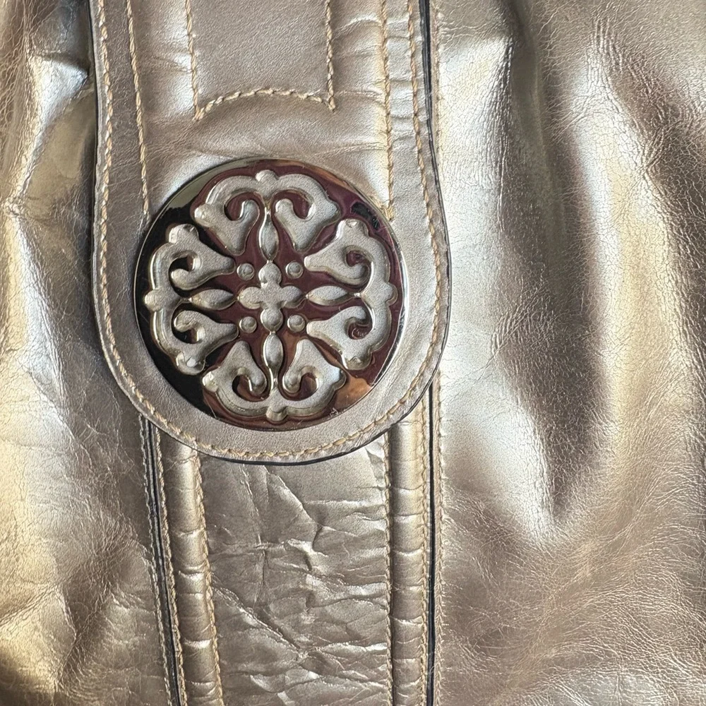 solina woman’s metallic
