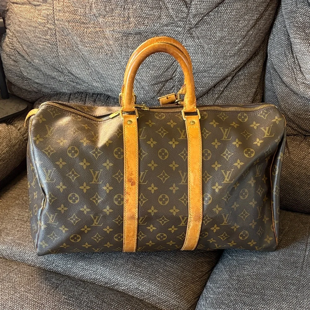 Louis Vuitton iconic lv