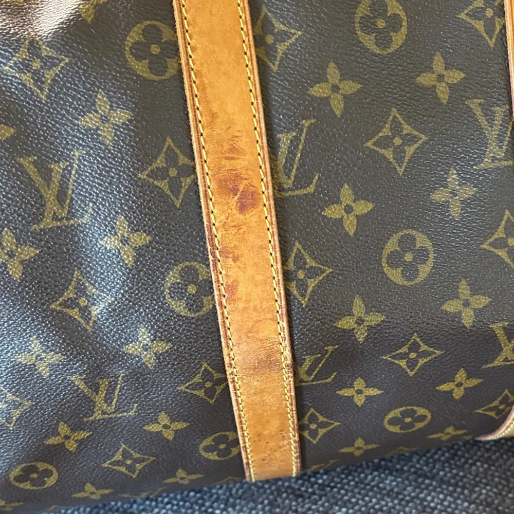 Louis Vuitton iconic lv