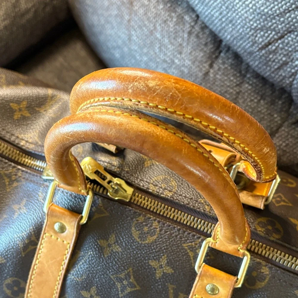 Louis Vuitton iconic lv