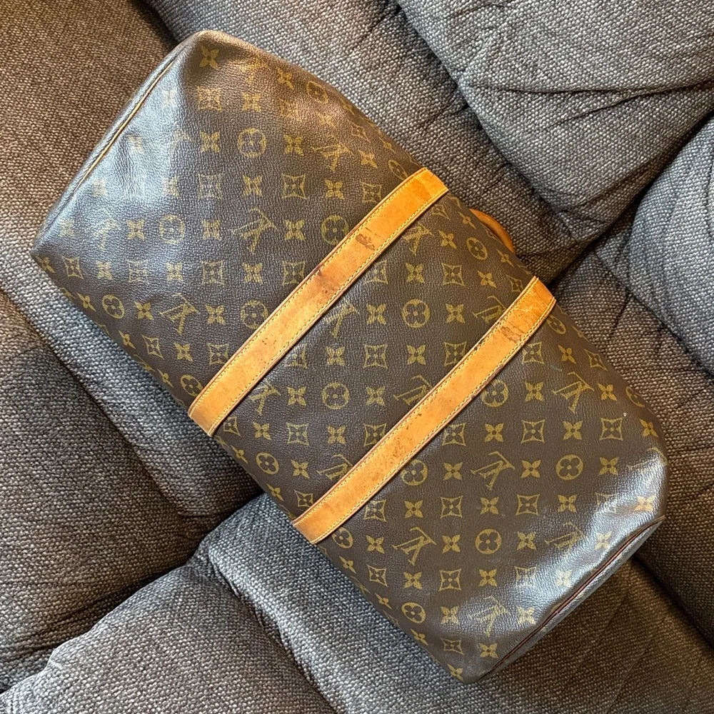Louis Vuitton iconic lv