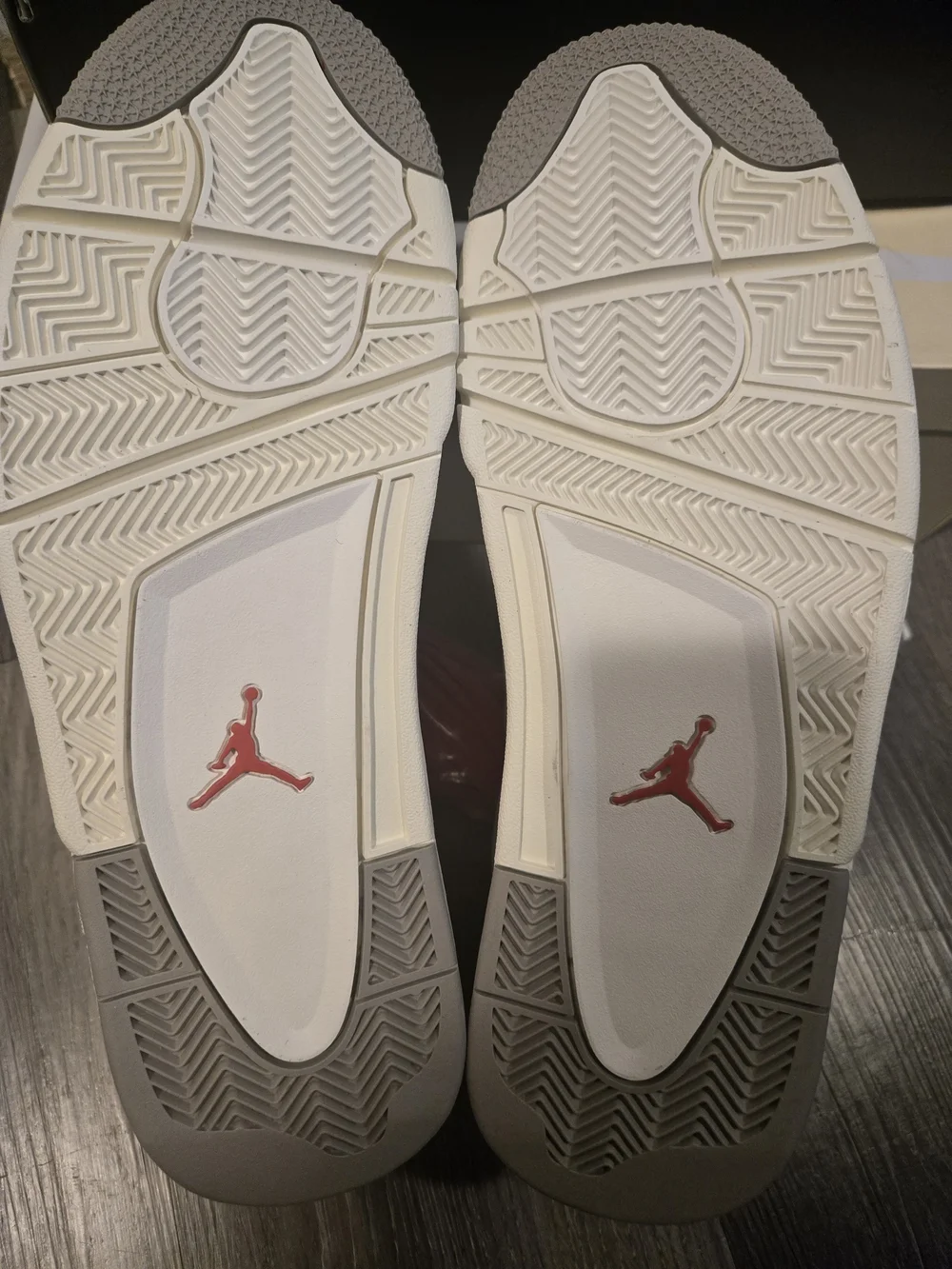 Air Jordan 4 RM Sail/Fire Red/Grey Men's 13 HF6126 100. New