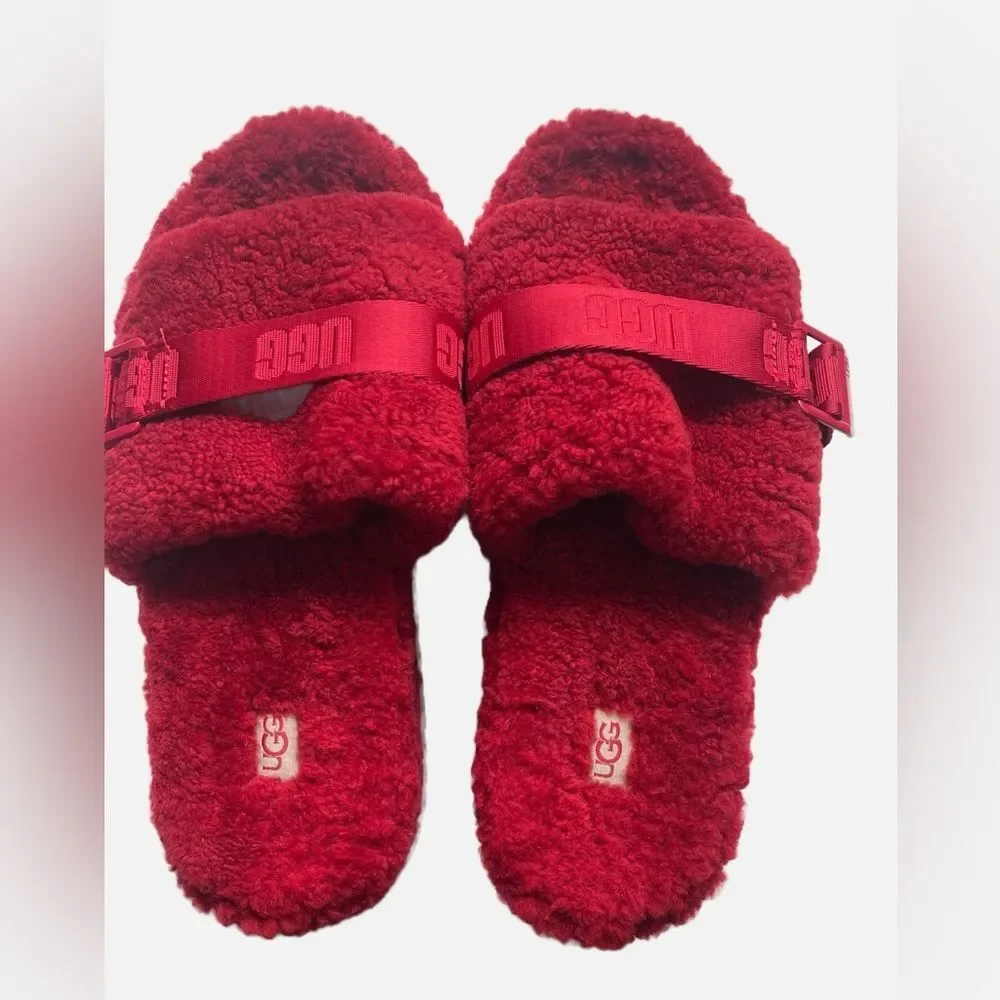 UGG Fluffita Slide sandals in the 'Ribbon Red' colorway. 10