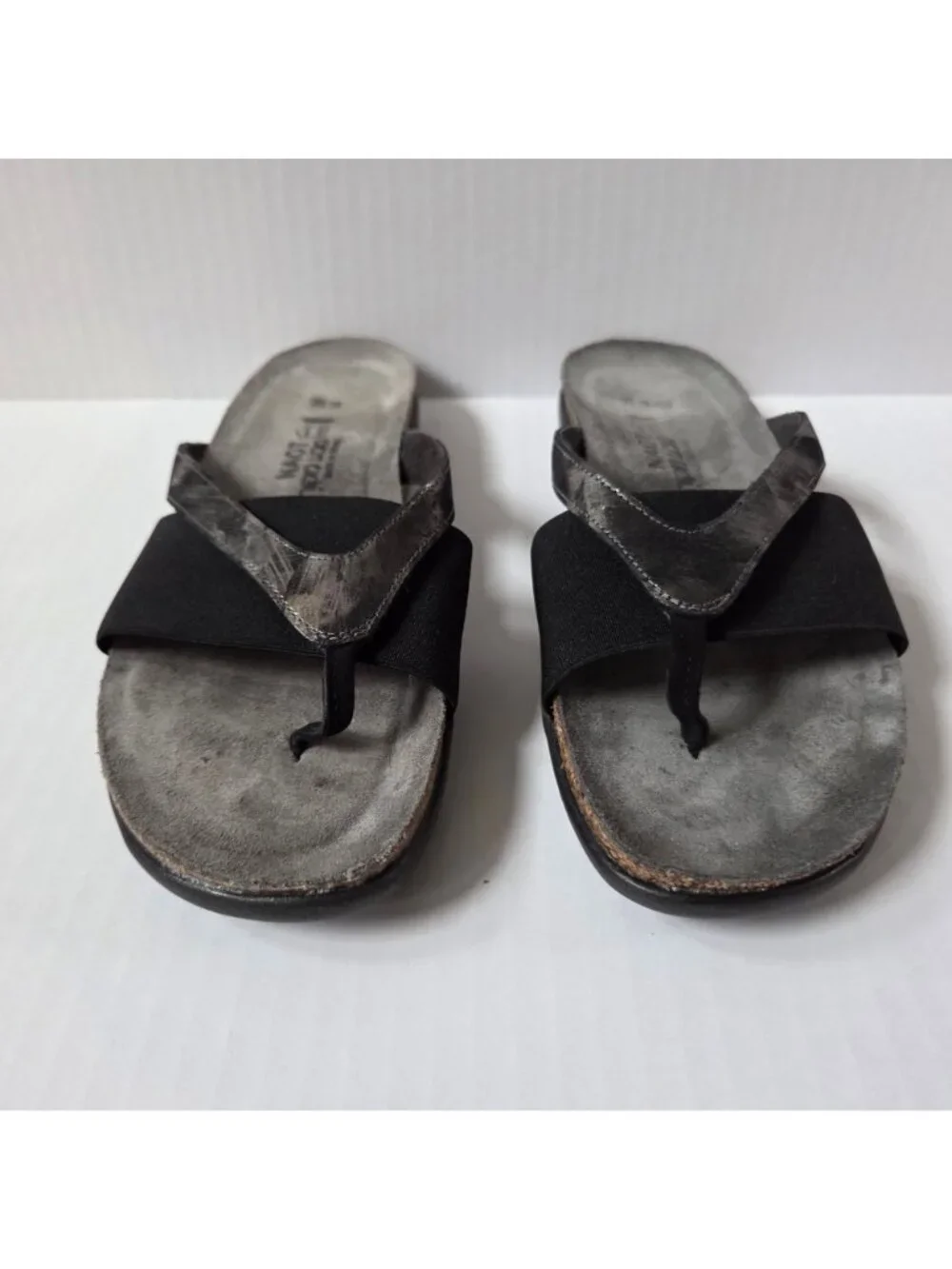 Naot Sandals Womens 39 / 8 Metallic Black Leather Penelope Comfort Flip Flop