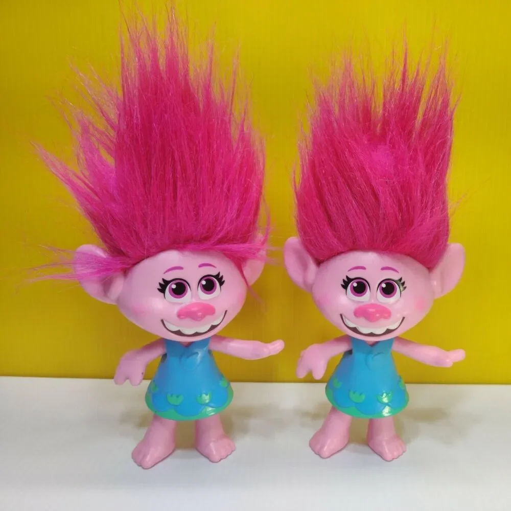 2019 DREAMWORKS SINGING TROLL DOLLS ~ Girls Just Want To Have Fun ~ Lot of 2
