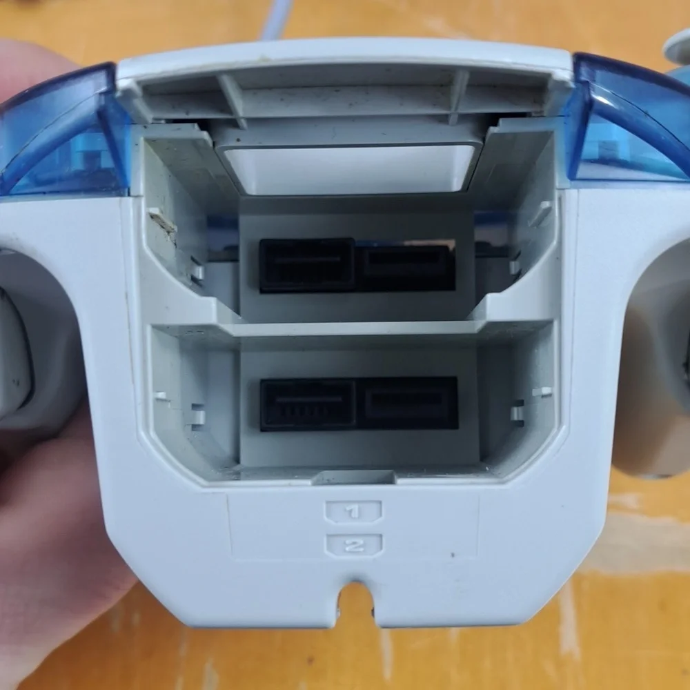 2 Vintage Sega Dreamcast OEM controllers White & Blue Ocean Clear # HKT-700 test
