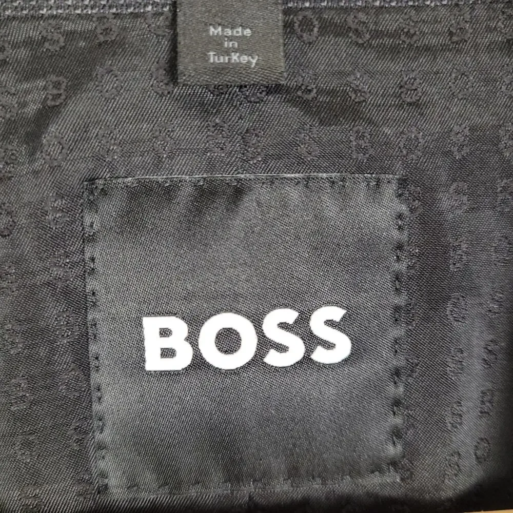 Hugo Boss size 42r