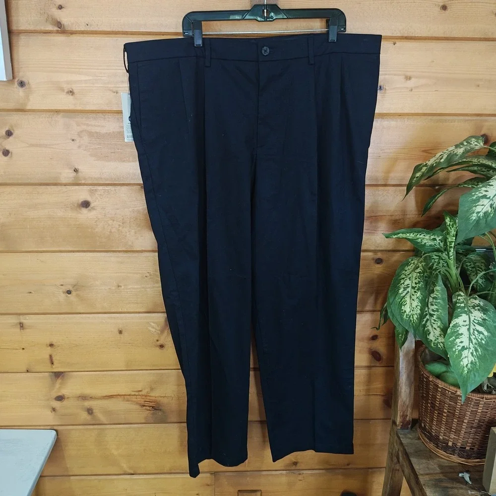 Dockers Men's Signature Khaki Relaxed Fit Lux Cotton Stretch Pants Navy 44 x 32