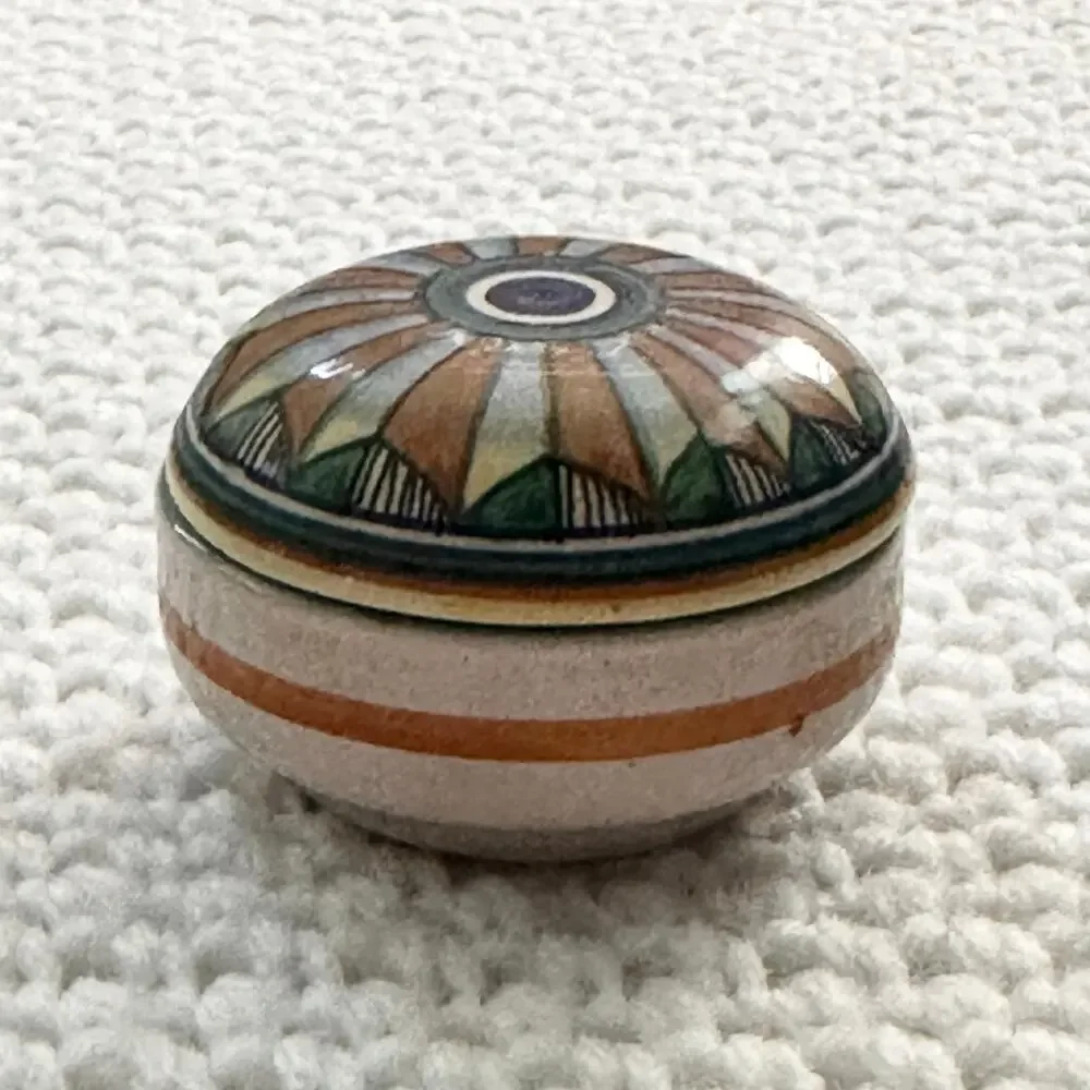 Deruta from signed
