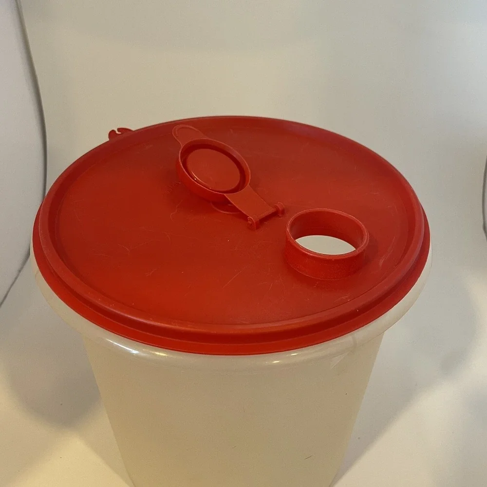 Vintage Tupperware Super Saver Large Round‎ Storage Container Pour Spout Lid