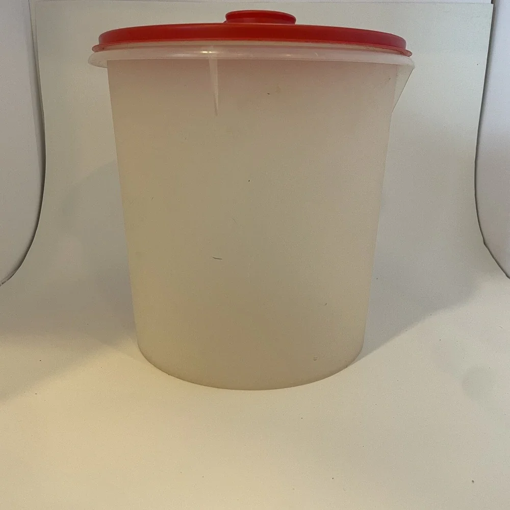 Vintage Tupperware Super Saver Large Round‎ Storage Container Pour Spout Lid