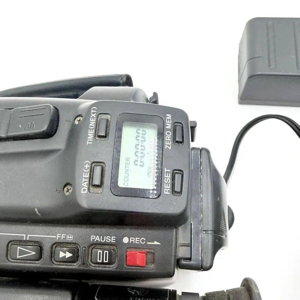 Sony CCD-TR6 Video8 Handycam Camcorder Bundle AC-V35A For Parts Repair Powers On