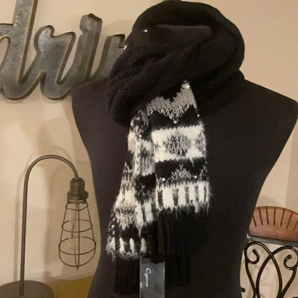 Cejon scarf embellished