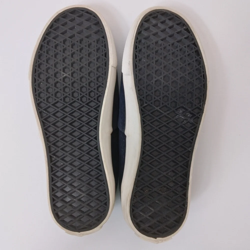 EUC Unisex Blue Sueded Velvet Vans Men's 4.5 Women's 6.5