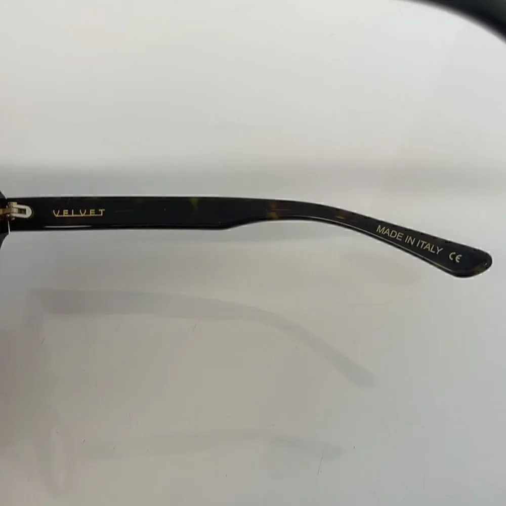 velvet eyewear