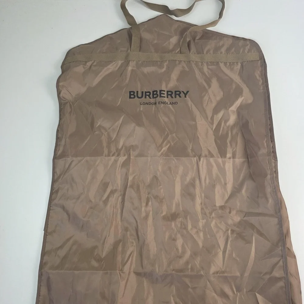 Burberry shows light
