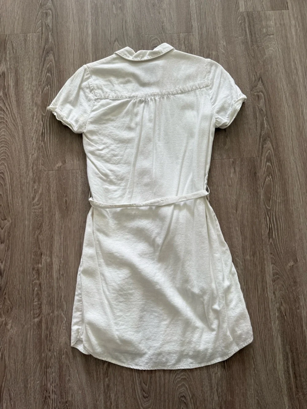 Abercrombie & Fitch white button