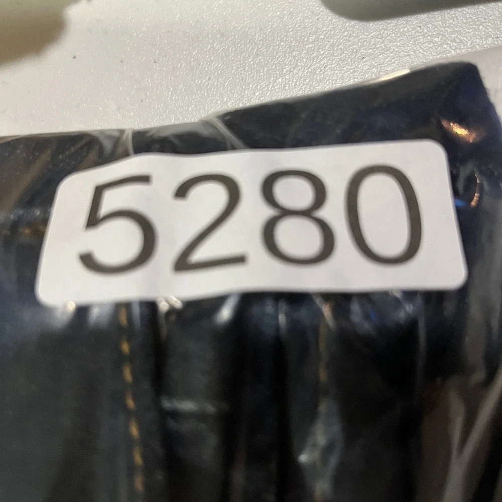 Levis keywords dark